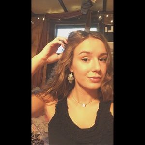 Meet your Posher, Cassandra
